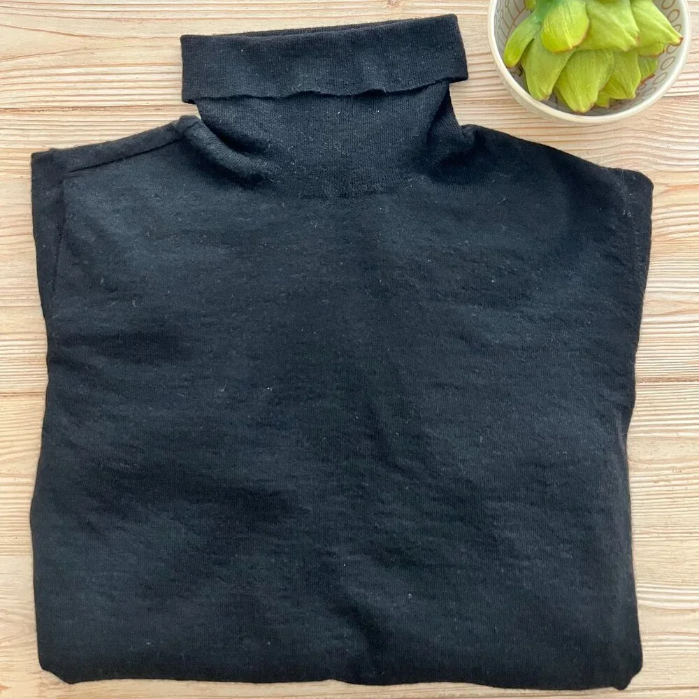 Christopher Fischer 100% cashmere turtleneck | light weight layeriing essential